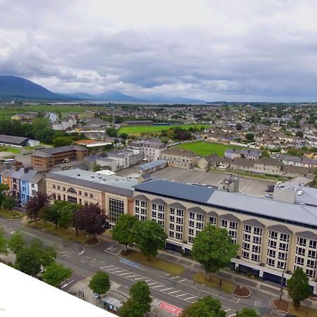 Brandon Hotel Conference & Leisure Centre トラリー エクステリア 写真