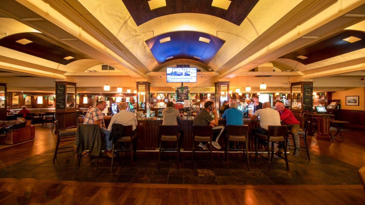 Brandon Hotel Conference & Leisure Centre トラリー エクステリア 写真