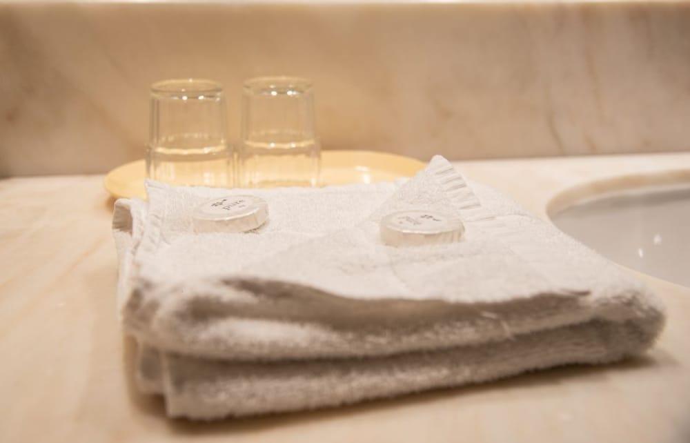 Brandon Hotel Conference & Leisure Centre トラリー エクステリア 写真