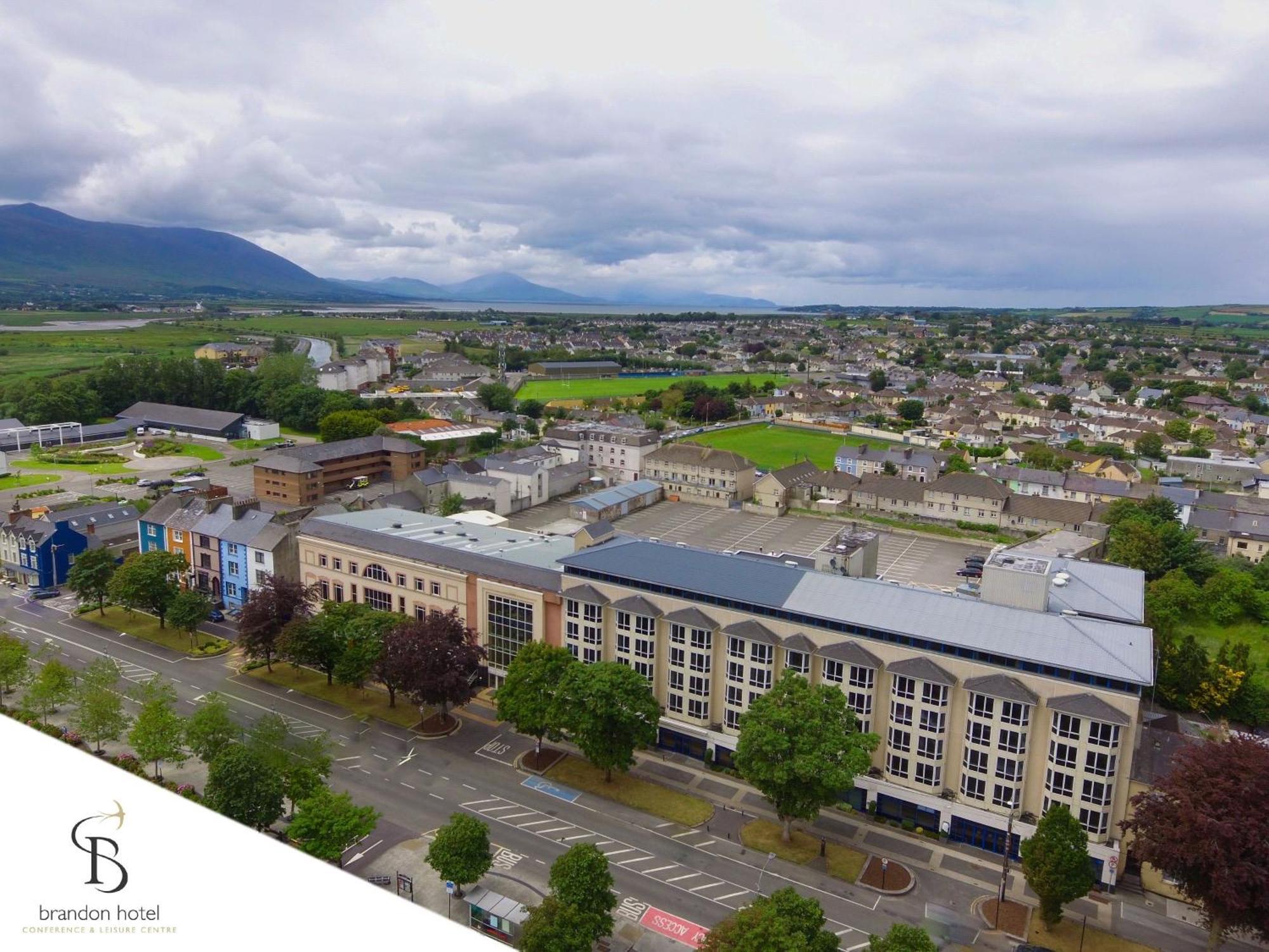 Brandon Hotel Conference & Leisure Centre トラリー エクステリア 写真