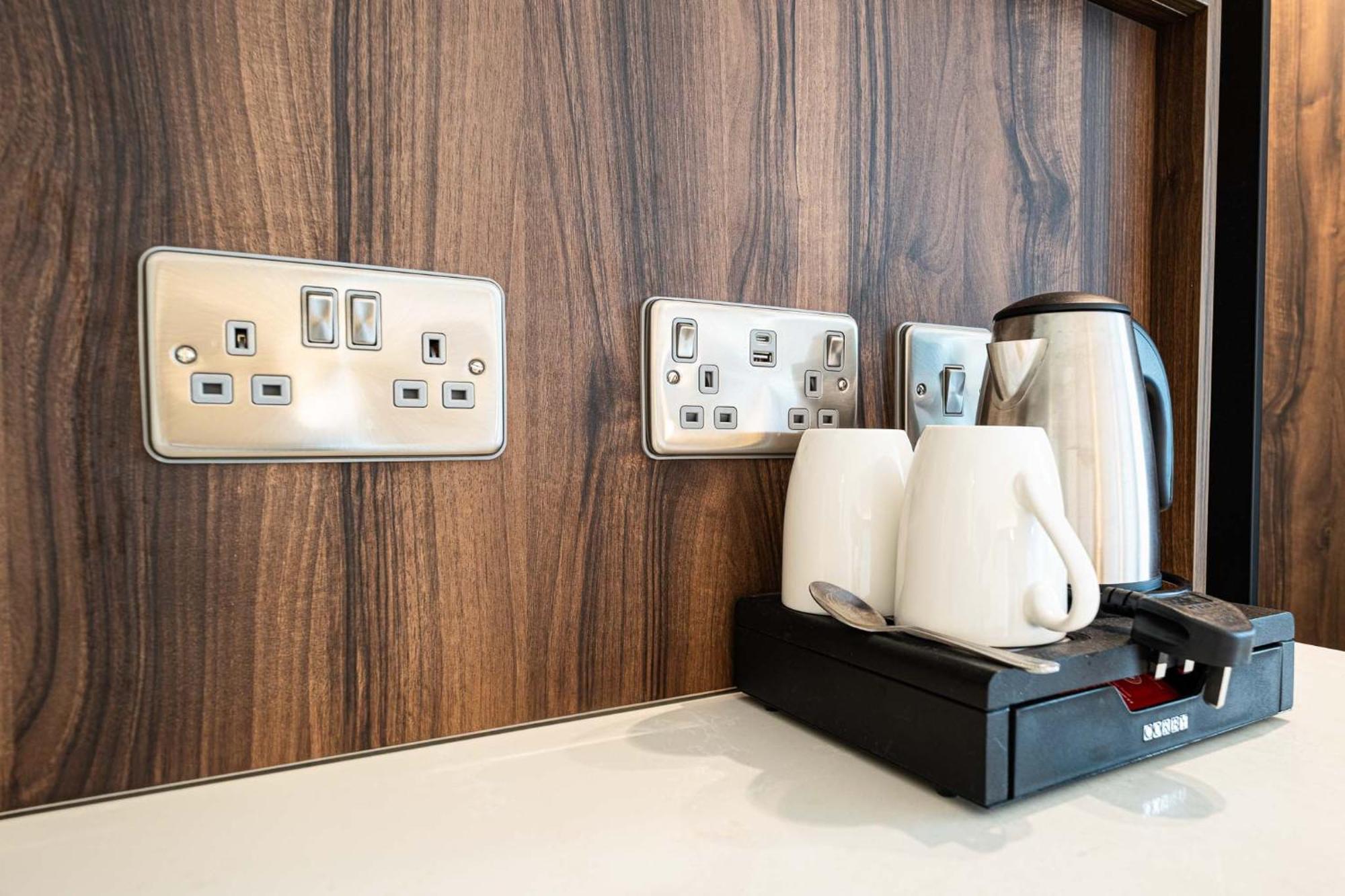 Brandon Hotel Conference & Leisure Centre トラリー エクステリア 写真