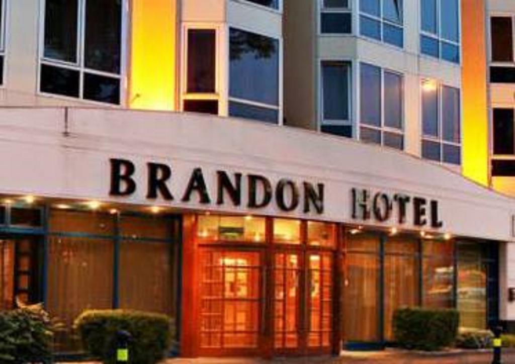 Brandon Hotel Conference & Leisure Centre トラリー エクステリア 写真